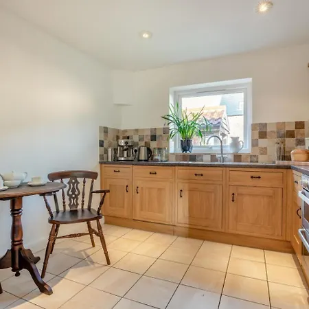 1 Bed In Oc-g33754 Crayke